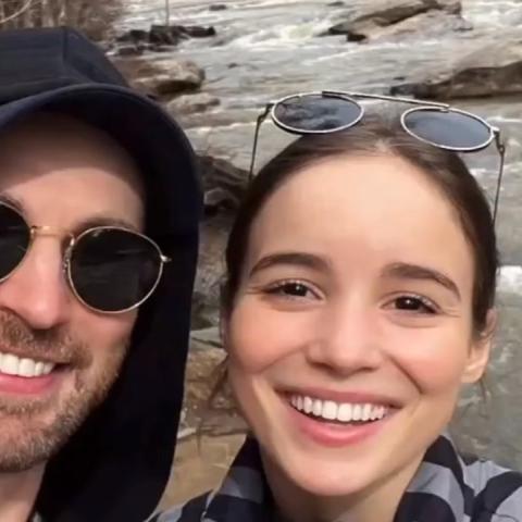 كريس إيفانز  وألبا بابتيستا - صورة من غوغل