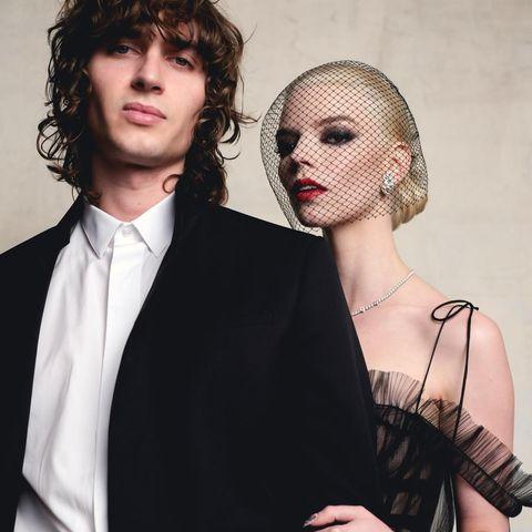 آنيا تايلور جوي ومالكولم ماك راي - صورة من انستغرام @malcommcrae