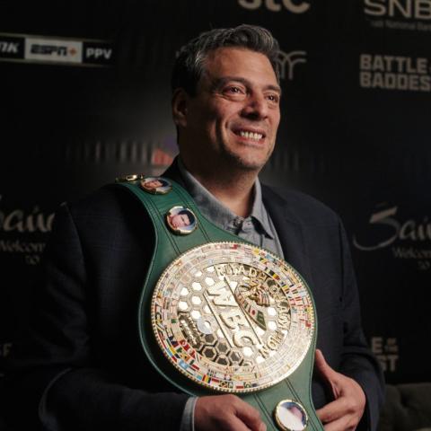 موريسيو سليمان مع حزام موسم الرياض - صورة من X