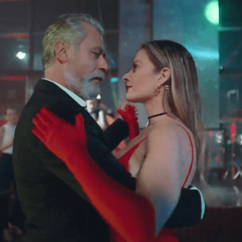 مسلسل كريستال الحلقة 88 - مصدر الصورة شاهد