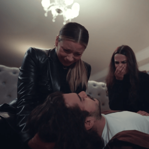 مسلسل كريستال الحلقة 89 - مصدر الصورة شاهد