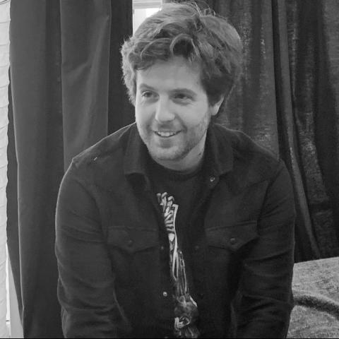 ديكس كارفي - تويتر