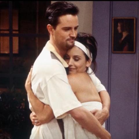 كورتني كوكس وماثيو بيري - تويتر