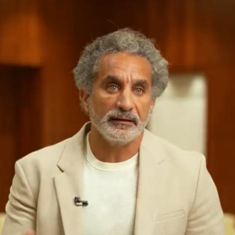 باسم يوسف في معرض الشارقة للكتاب