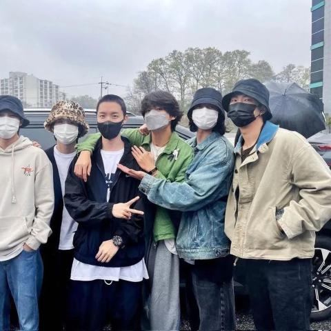 جونغكوك وآر ام وفي وجيمين - صورة من حساب BIGHIT MUSIC  على انستقرام