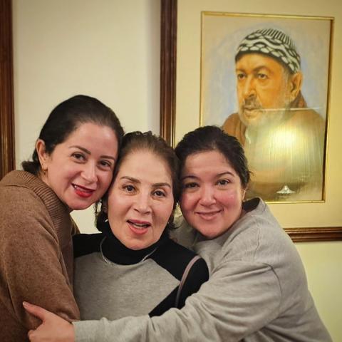 مي نور الشريف برفقة شقيقتها ووالدتها بوسي - صورة من انستقرام