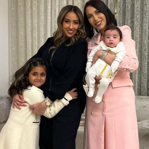 دكتورة خلود و فرح الهادي - صورة متداولة