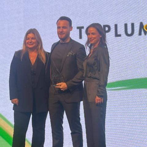 كرم بورسين من حفل Elle في اسطنبول - صورة معدلة