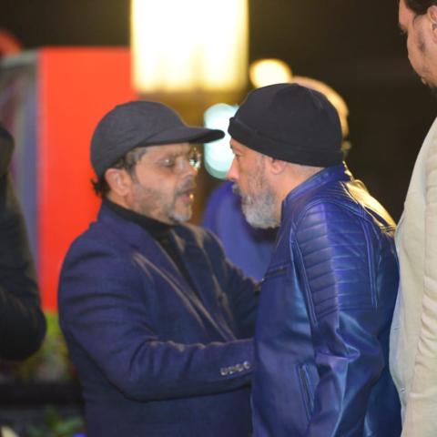 محمد هنيدي وعمرو عبد الجليل من عزاء طارق عبد العزيز