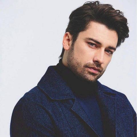 الب نافروز - صورة من انستقرام