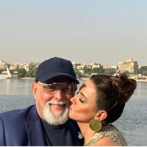 ريهام عبد الغفور مع والدها الراحل- صورة من فيسبوك