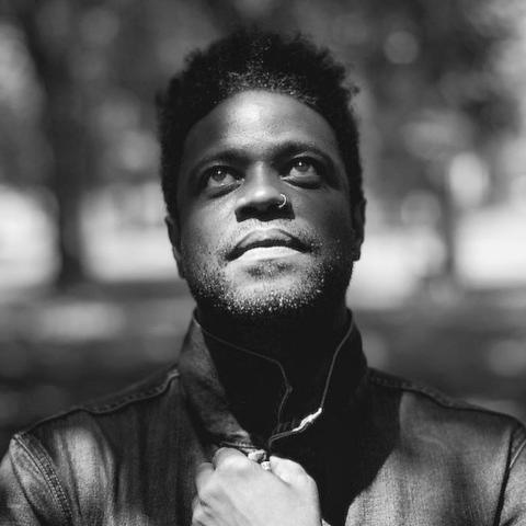 تشارلز أوفيسر - تويتر