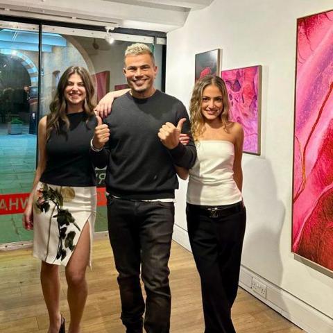 صورة متداولة من افتتاح المعرض - إنستغرام