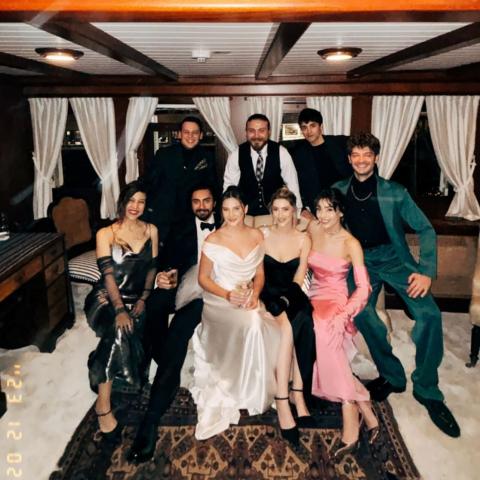 الصورة لأولى من حفل زفاف ألينا بوز مع الضيوف