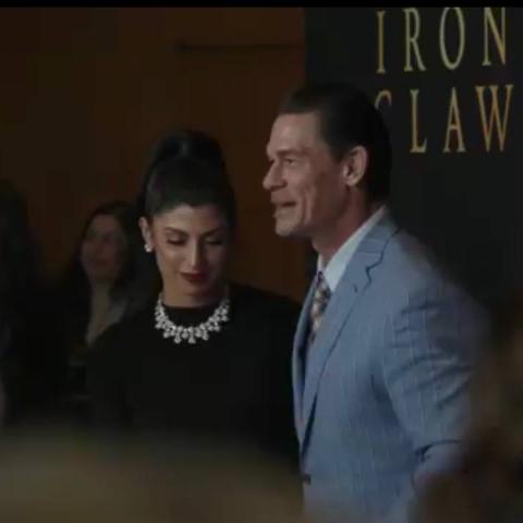 جون سينا و زوجته شاي شارياتزاده  - صورة مأخوذة من فيديو