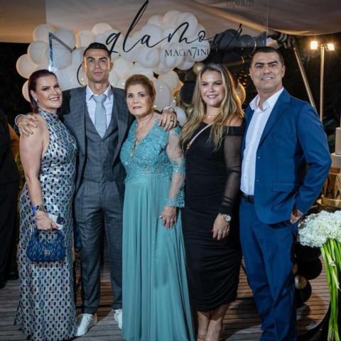 كريستيانو رونالدو مع عائلته - إنستغرام