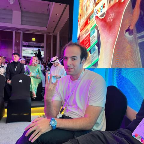 الدحيح - صورة من قمة المليار متابع