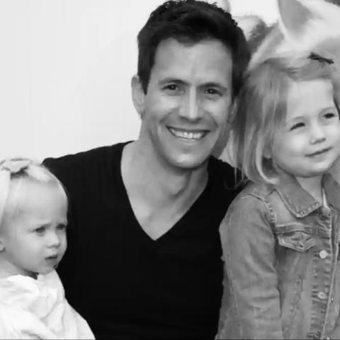 كريستيان أوليفر وبناته - صورة من اوغل