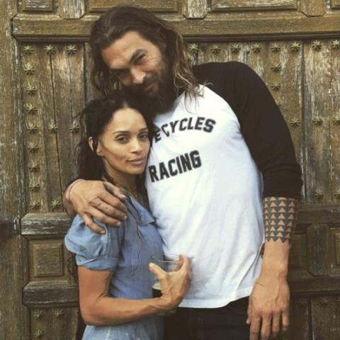 ليزا بونيت و نجم فيلم Aquaman جيسون موموا