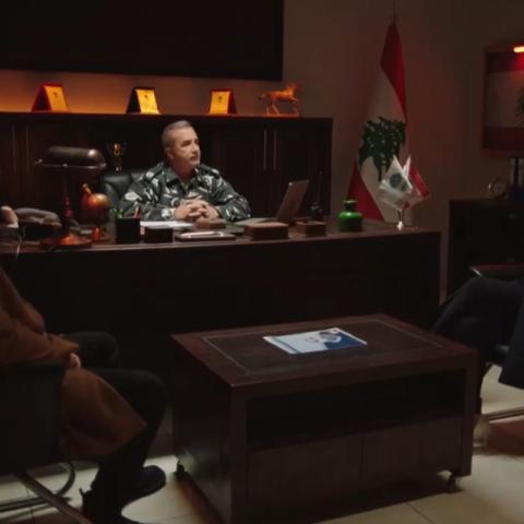 صورة من مسلسل الخائن - شاهد