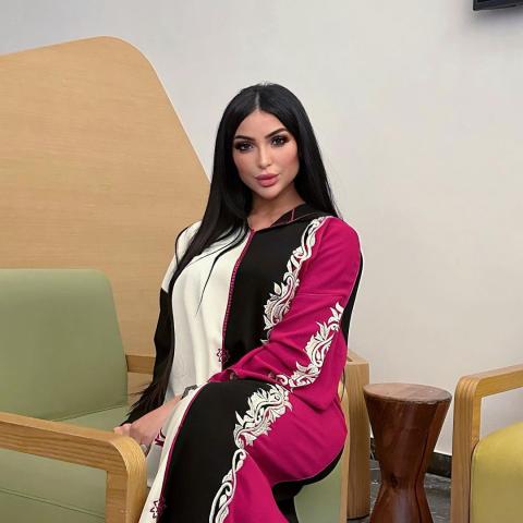 دنيا بطمة - صورة من حسابها في انستغرام