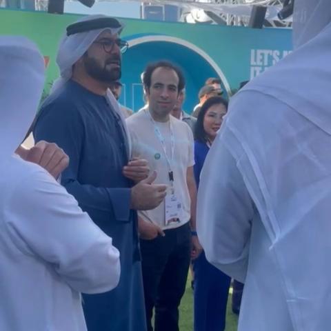 محمد القرقاوي في قمة المليار متابع