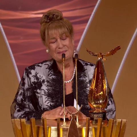 منى واصف - صورة من تكريمها في جوي أووردز