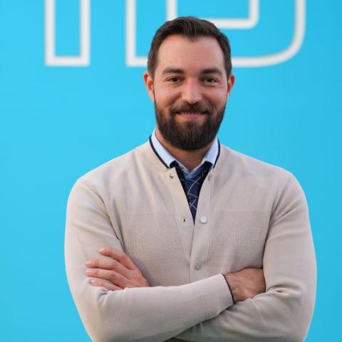 باسل الزارو - صورة من إنستقرام