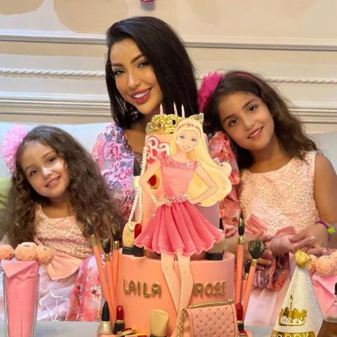 دنيا بطمة وبناتها - إنستغرام