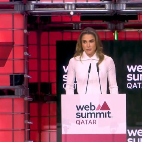 الملكة رانيا - صورة معدلة من السوشيال ميديا