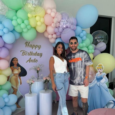 ليونيل ميسي وأنتونيلا روكوزو - إنستغرام