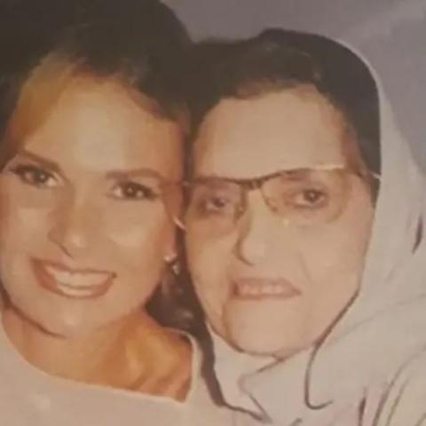 يسرا ووالدتها الراحلة سهيلة وهبي - صورة من إنستقرام
