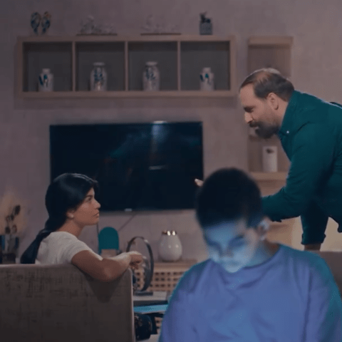 ميلا الزهراني وابن رائد قلم رصاص