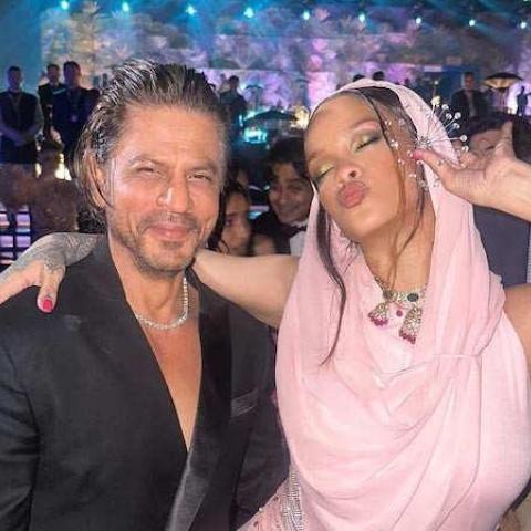 ريهانا وشاروخان - تويتر