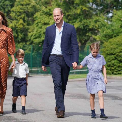 كيت ميدلتون والأمير ويليام والأطفال الثلاثة - صورة من غوغل