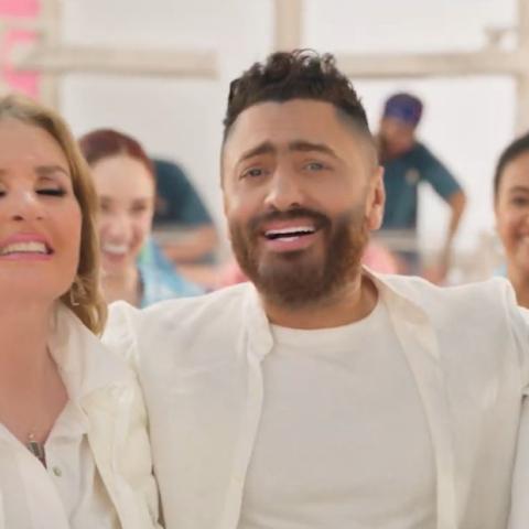 &quot;قدها&quot; تامر حسني يقدم اغنية اعلان مستشفي الناس