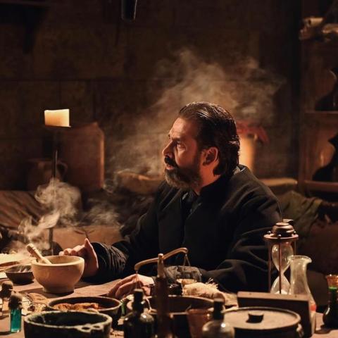 كريم عبدالعزيز في الحشاشين