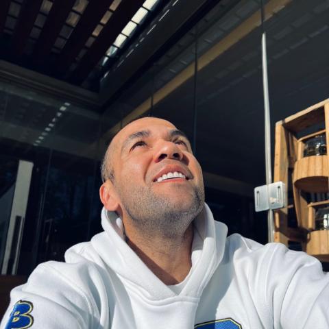 حقيقة انتحار داني ألفيس.. وهذا ما حصل؟