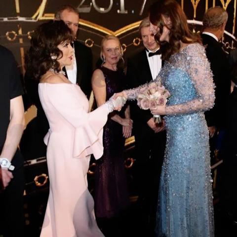 كيت ميدلتون و جوان كولينز - صورة من إنستقرام