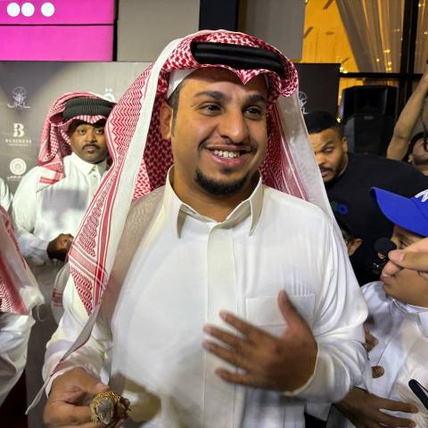 فيصل العيسى مع الجمهور في عرض فيلم شباب البومب