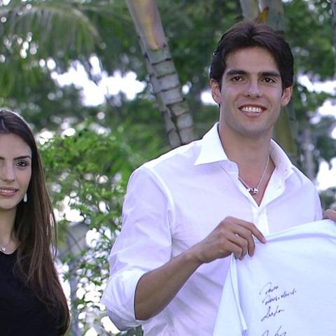 كاكا وزوجته السابقة كارولين سيليكو - صورة من ويكيبيديا