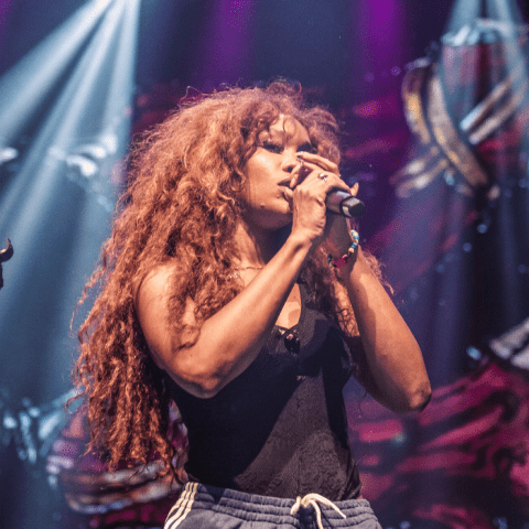 SZA  - صورة من غوغل