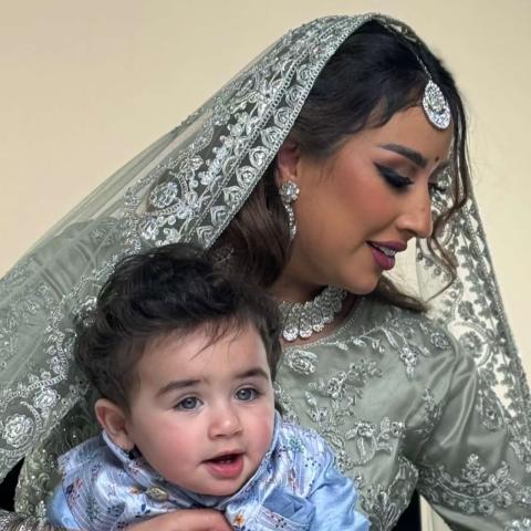 فرح الهادي و ابنها آدم - صورة معدلة من سناب شات