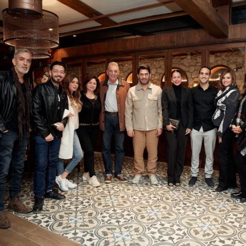 الفنانين يتعاقدون على رقمنه صورهم