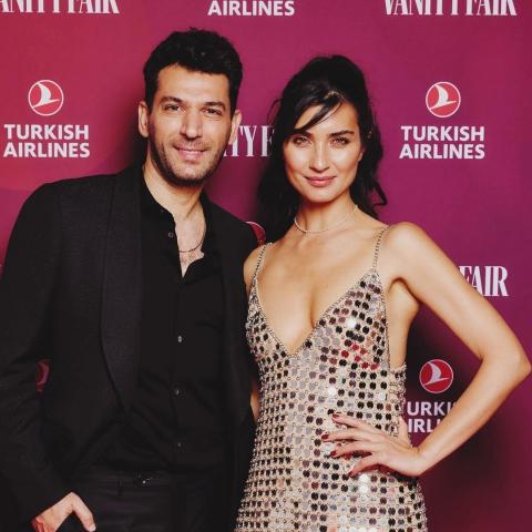 توبا بويوكوستن Tuba Büyüküstün و مراد يلدريم - صورة من انستقرام