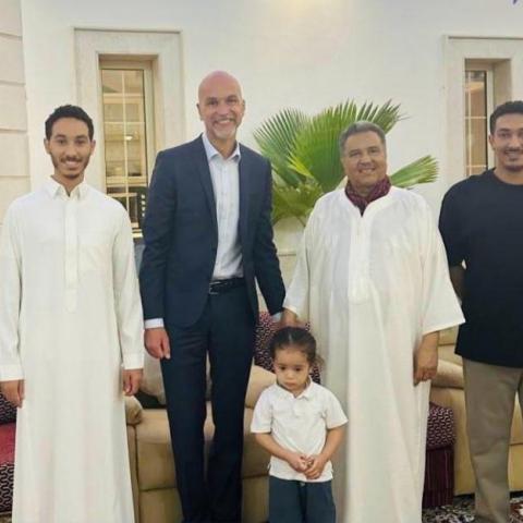 محمد عبده مع قنصل عام فرنسا بجدة السيد محمد نهاض - إكس