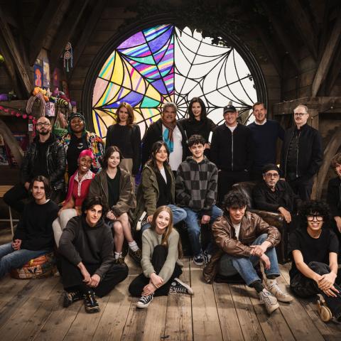 من كواليس تصوير مسلسل Wednesday الجزء 2 - صورة مت تفليكس