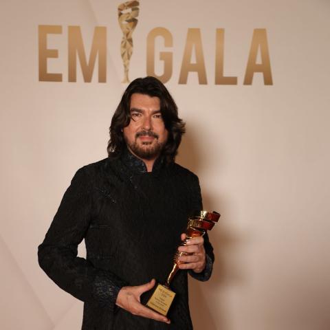 Stéphane Rolland يكرم الشرق الأوسط