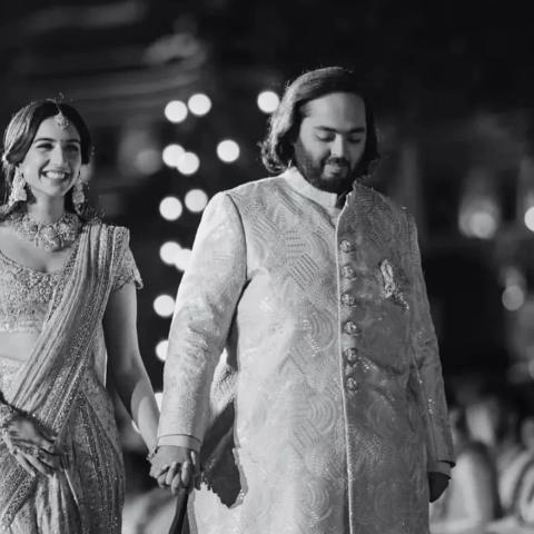 أنانت أمباني و عروسه - صورة من إنستقرام