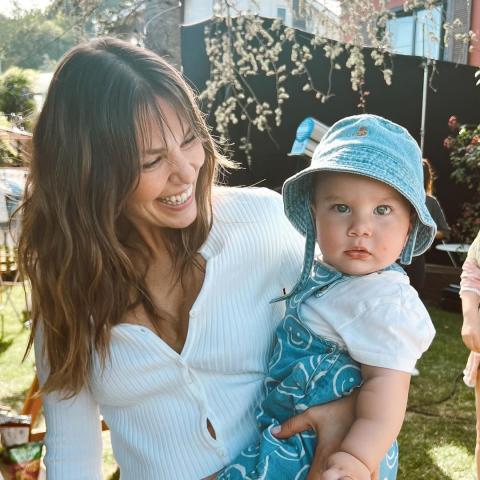 اصلي انفر برفقة ابنتها - صورة من انستقرام